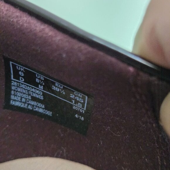 Clarks Collection NWT Adriel Viola Aubergine Patent Faux Leather Pumps Size 8.5 - Picture 7 of 8